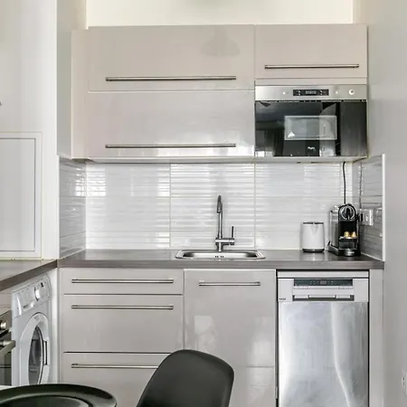 Charming, Paris In 15 Minutes, Private Parking Apartment Creteil
