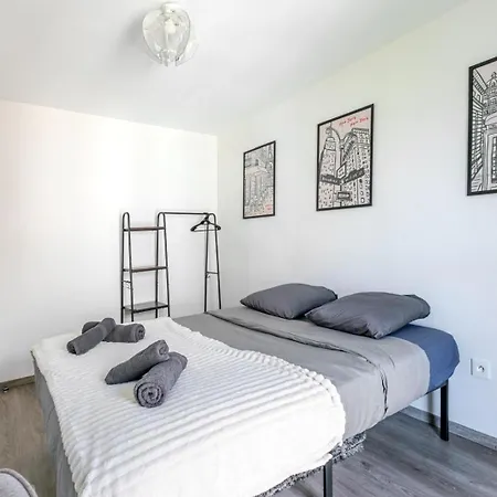 Charming, Paris In 15 Minutes, Private Parking * Creteil